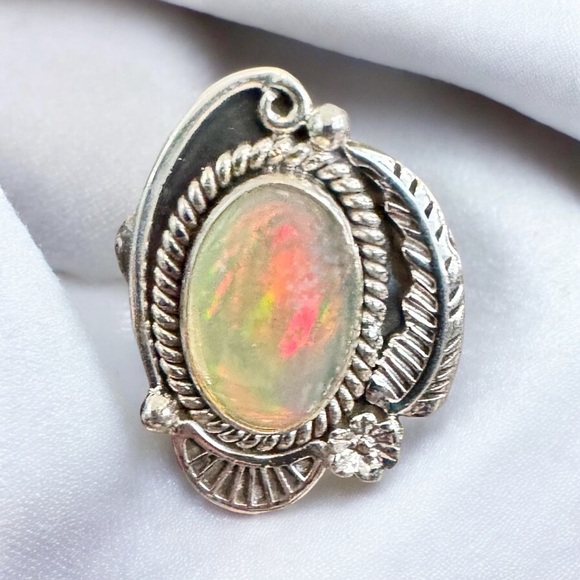 Elegant Ethiopian Fire Opal Sterling Silver Ring (8) - Picture 5 of 12